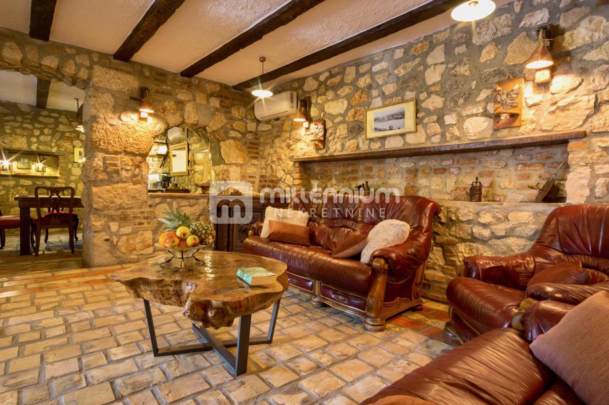 Hiša Na predaj - PRIMORSKO-GORANSKA VINODOLSKA OPĆINA