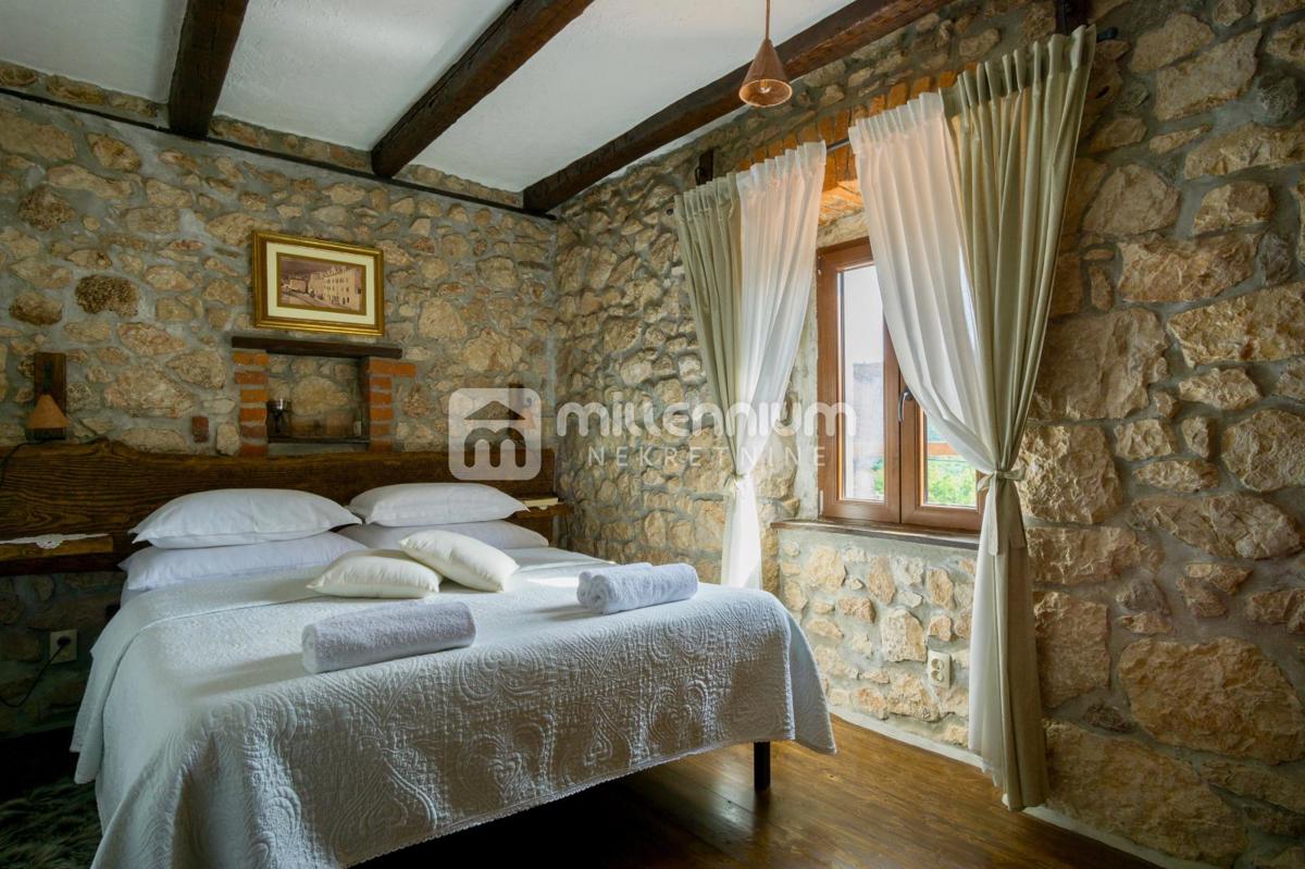 Hiša Na predaj - PRIMORSKO-GORANSKA VINODOLSKA OPĆINA