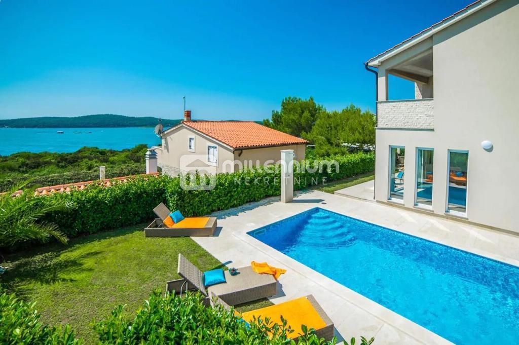 House For sale - ISTARSKA MEDULIN