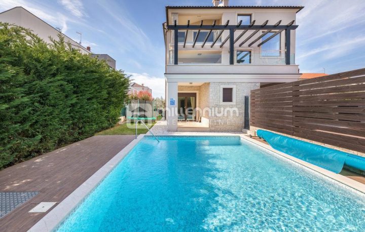 Kuća na prodaju 350 m² – Fažana