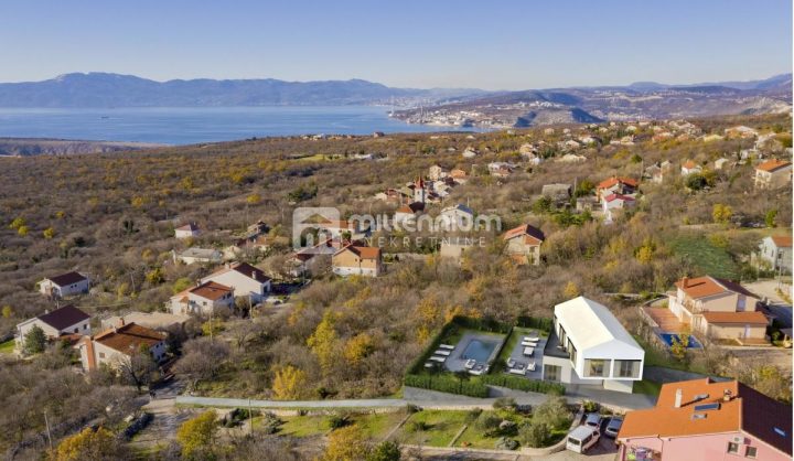Land for sale 1550 m² – Šmrika