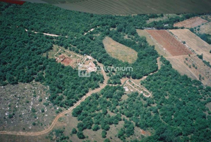 Kuća na prodaju 1270 m² – Kanfanar