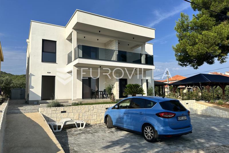 House For sale NEVIĐANE