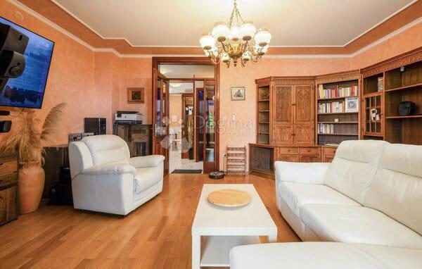 Casa da affittare 120 m² – Marinići