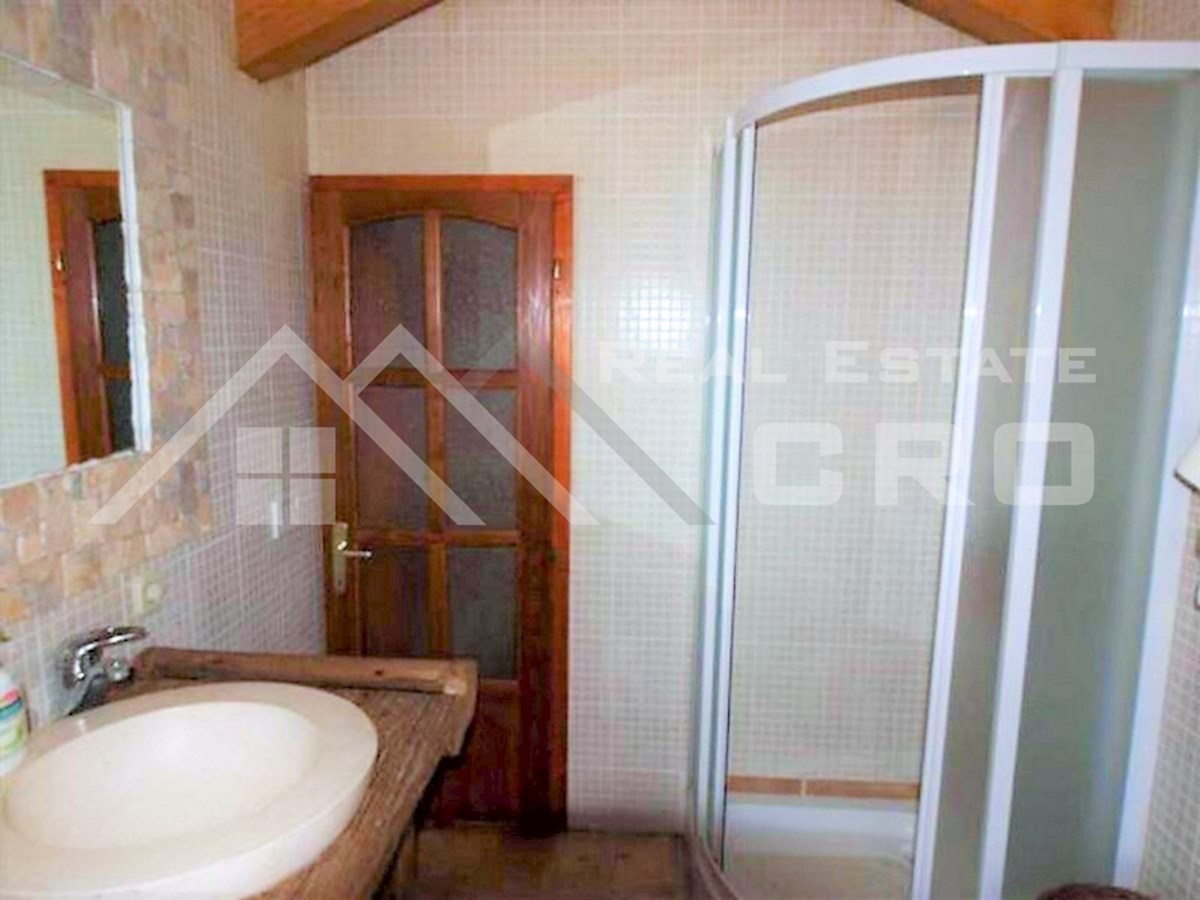 House For sale - SPLITSKO-DALMATINSKA VIS