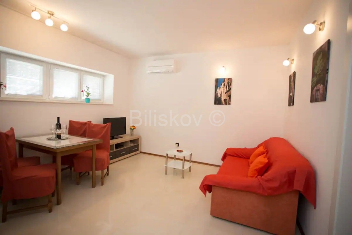 Flat For rent - SPLITSKO-DALMATINSKA SPLIT