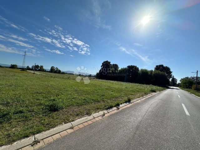 Grundstück zu verkaufen 15000 m² – Popovača Pazariška