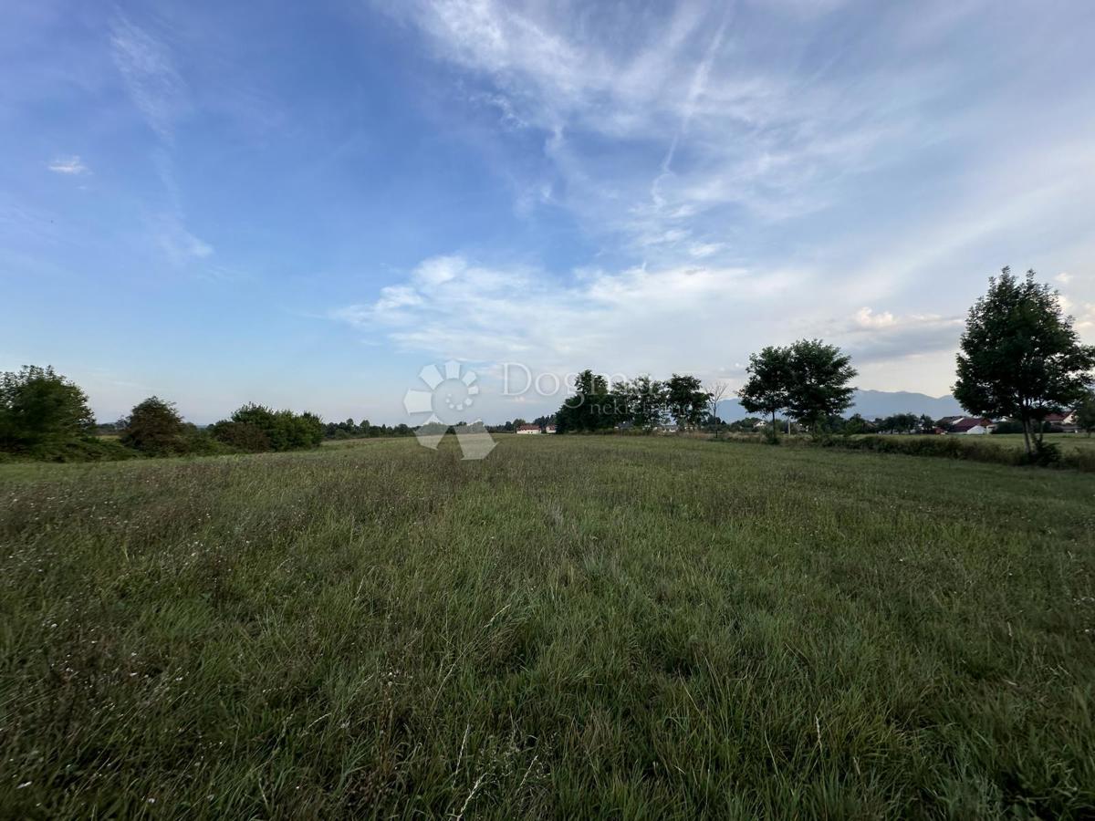 Terrain À vendre - LIČKO-SENJSKA Gospić