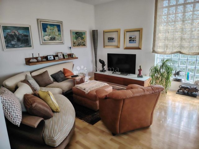 Flat for sale 108 m² – Vrhovec