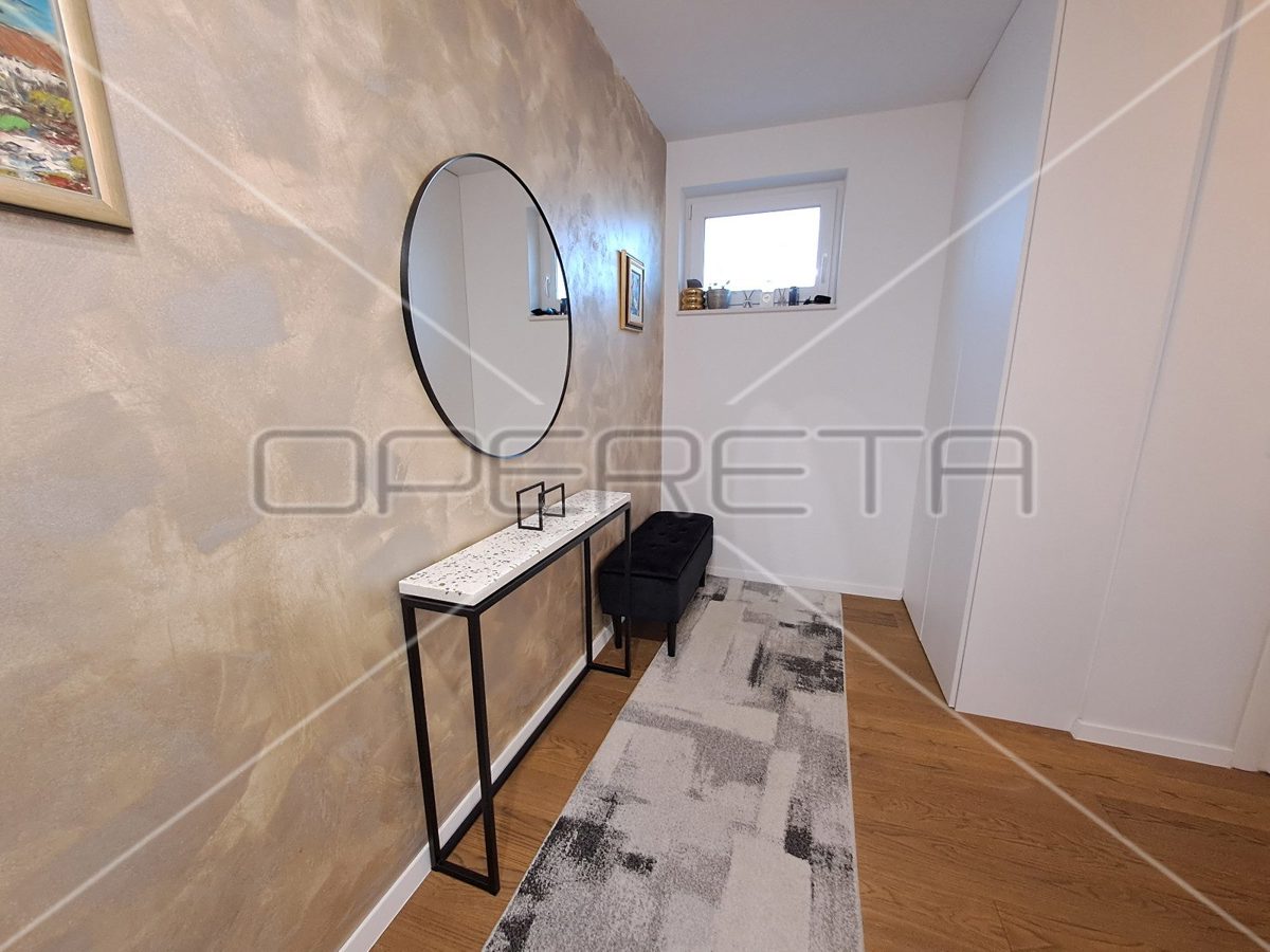 Apartma Na predaj - ZAGREBAČKA VELIKA GORICA