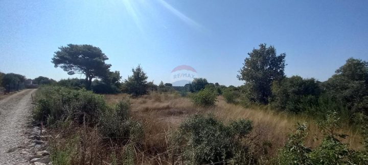 Terrain à vendre 500 m² – Peroj