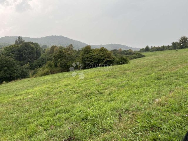 Działka na sprzedaż 2313 m² – Plaški