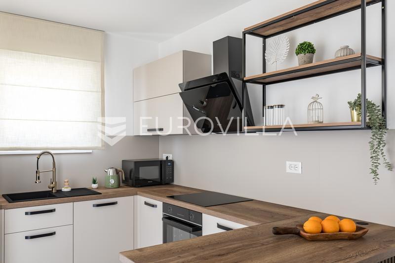 Flat For rent - SPLITSKO-DALMATINSKA PODSTRANA