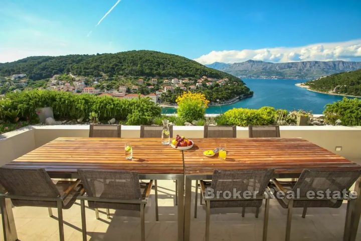 Casa in vendita 400 m² – Brač
