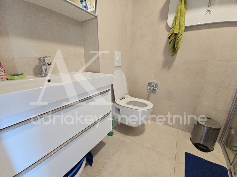 Apartment Zu verkaufen - SPLITSKO-DALMATINSKA BAŠKA VODA