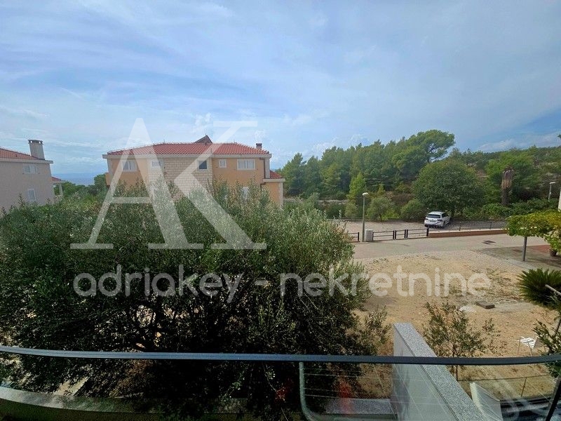 Flat For sale - SPLITSKO-DALMATINSKA BAŠKA VODA