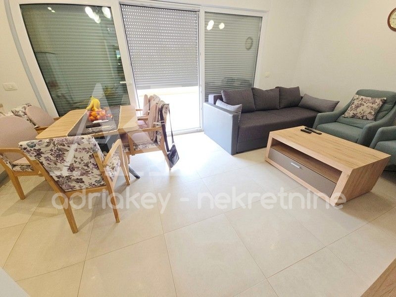 Flat For sale - SPLITSKO-DALMATINSKA BAŠKA VODA