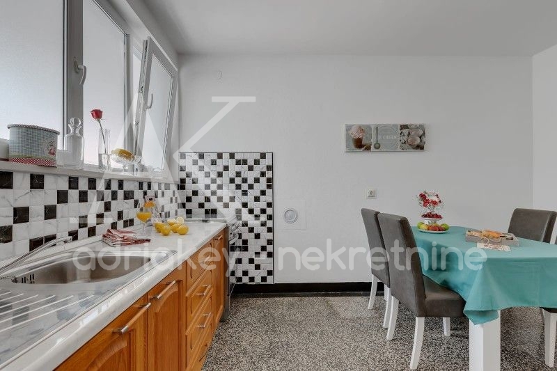 Appartement À vendre - SPLITSKO-DALMATINSKA MAKARSKA