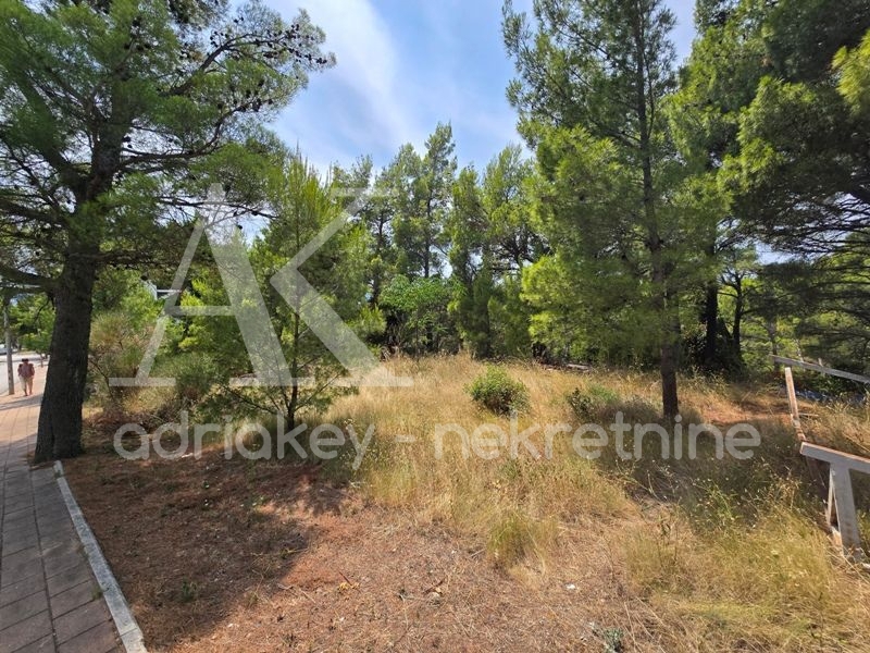 Land For sale - SPLITSKO-DALMATINSKA BAŠKA VODA