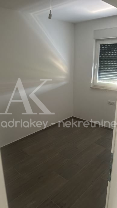 Apartmán Na prodej - SPLITSKO-DALMATINSKA BAŠKA VODA