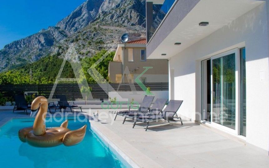 Casa In vendita - SPLITSKO-DALMATINSKA BAŠKA VODA