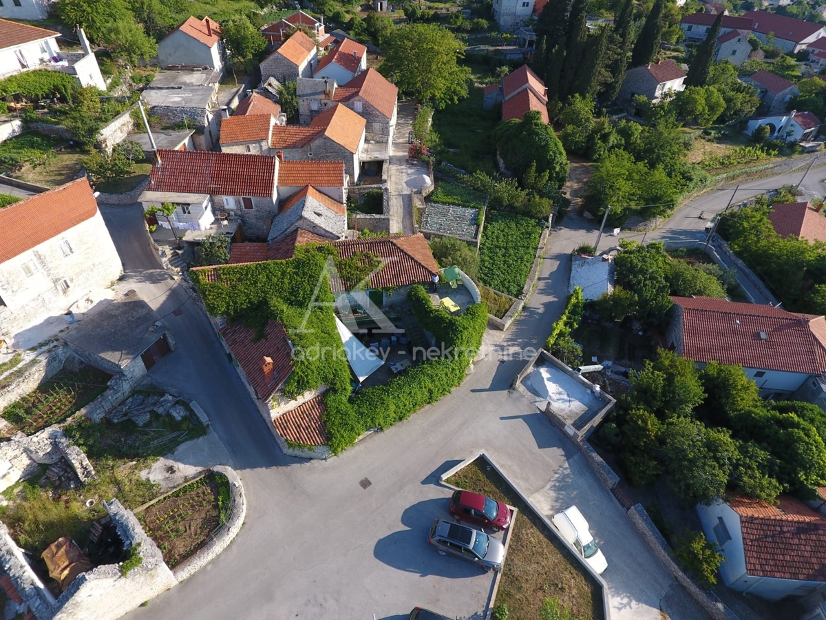 House For sale - SPLITSKO-DALMATINSKA BRAČ