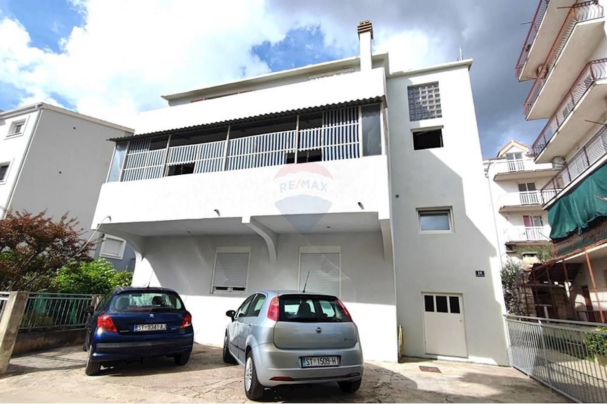 Maison À vendre - SPLITSKO-DALMATINSKA SPLIT