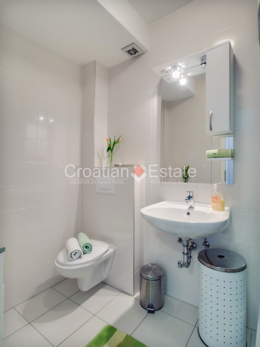 Flat For sale - ŠIBENSKO-KNINSKA ROGOZNICA