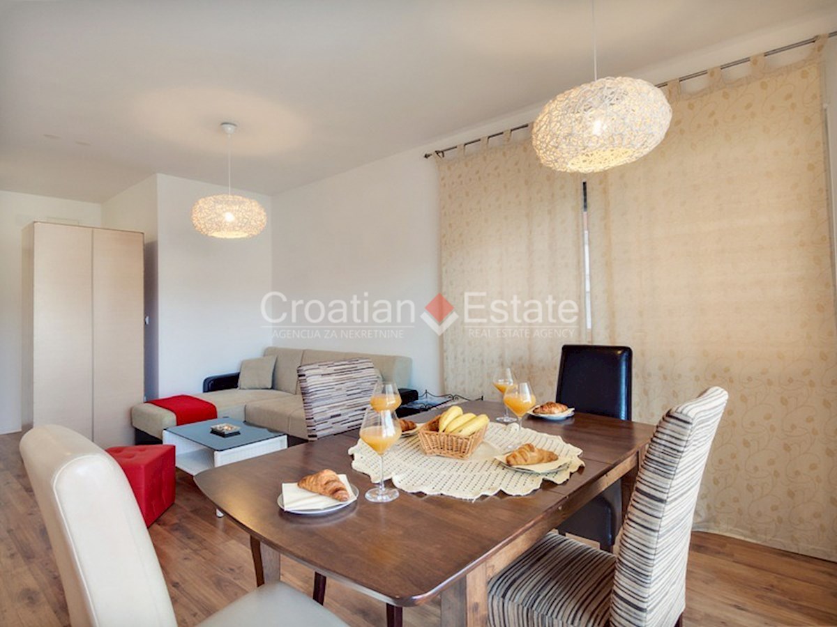 Flat For sale - ŠIBENSKO-KNINSKA ROGOZNICA