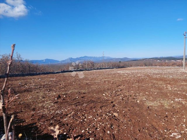 Działka na sprzedaż 5499 m² – Lovreć