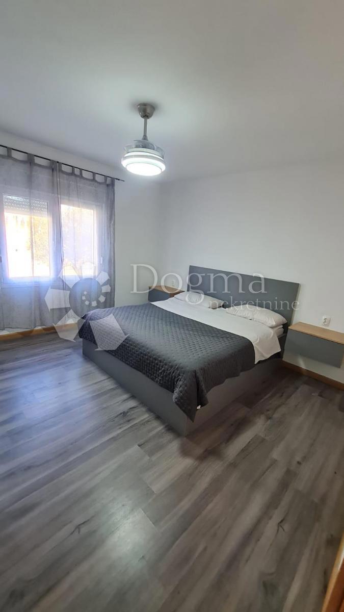 Apartmán K pronájmu - SPLITSKO-DALMATINSKA KAŠTELA