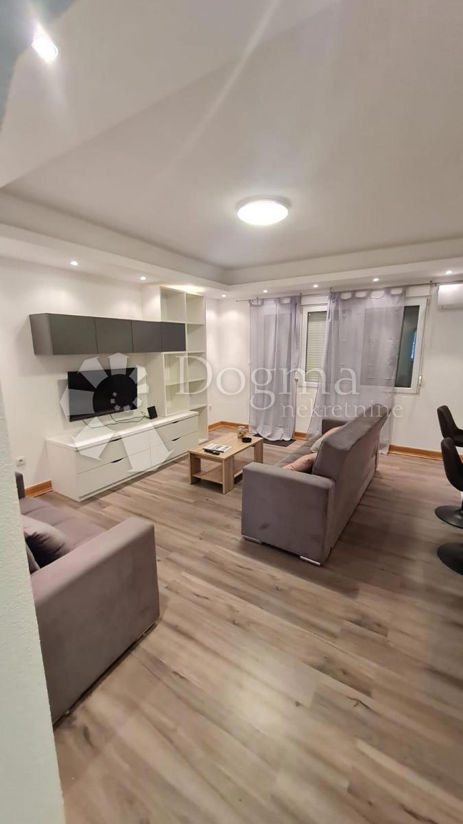 Apartmán K pronájmu - SPLITSKO-DALMATINSKA KAŠTELA