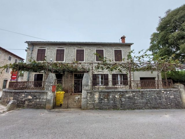 Kuća na prodaju 260 m² – Kanfanar