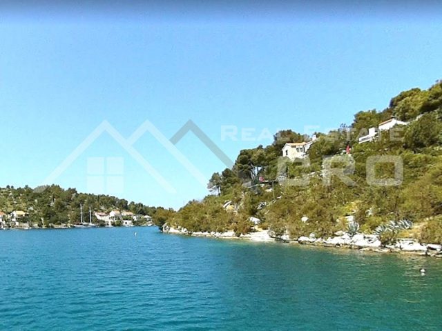 Land for sale 697 m² – Brač