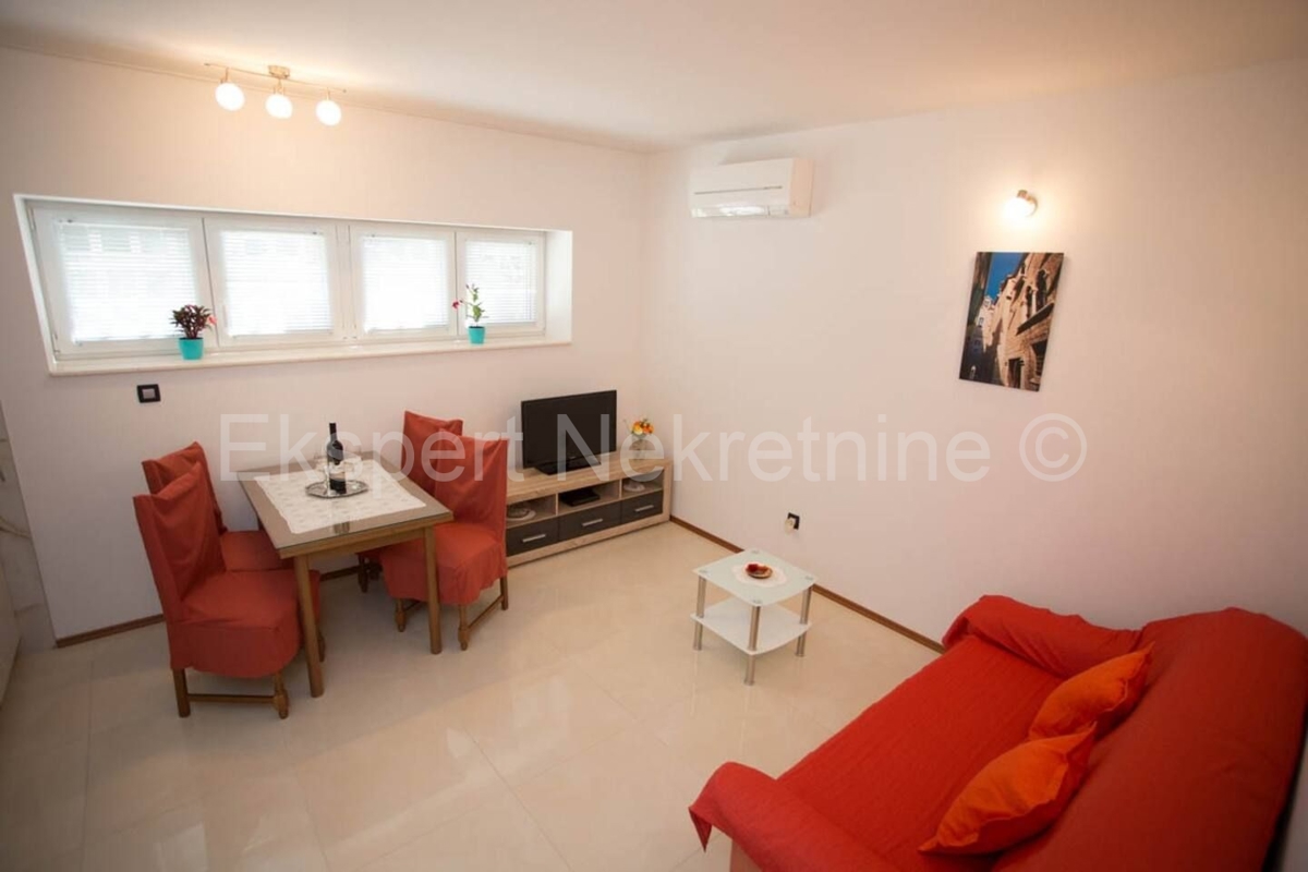 Flat For rent - SPLITSKO-DALMATINSKA SPLIT