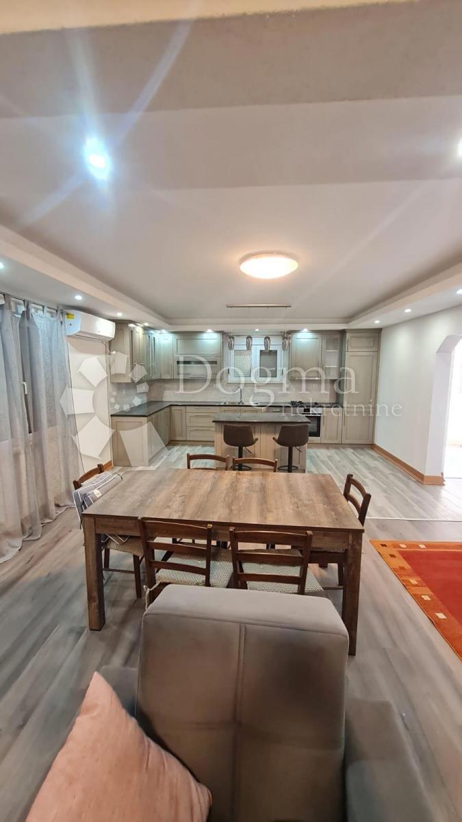 Flat For rent - SPLITSKO-DALMATINSKA KAŠTELA