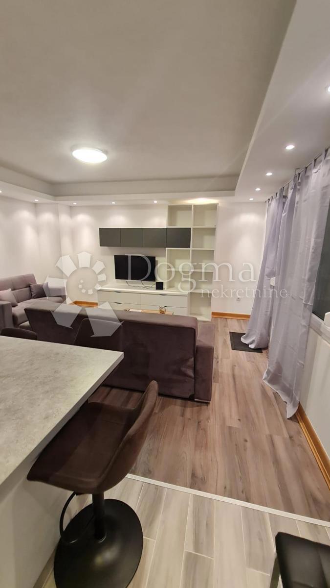 Apartmán K pronájmu - SPLITSKO-DALMATINSKA KAŠTELA