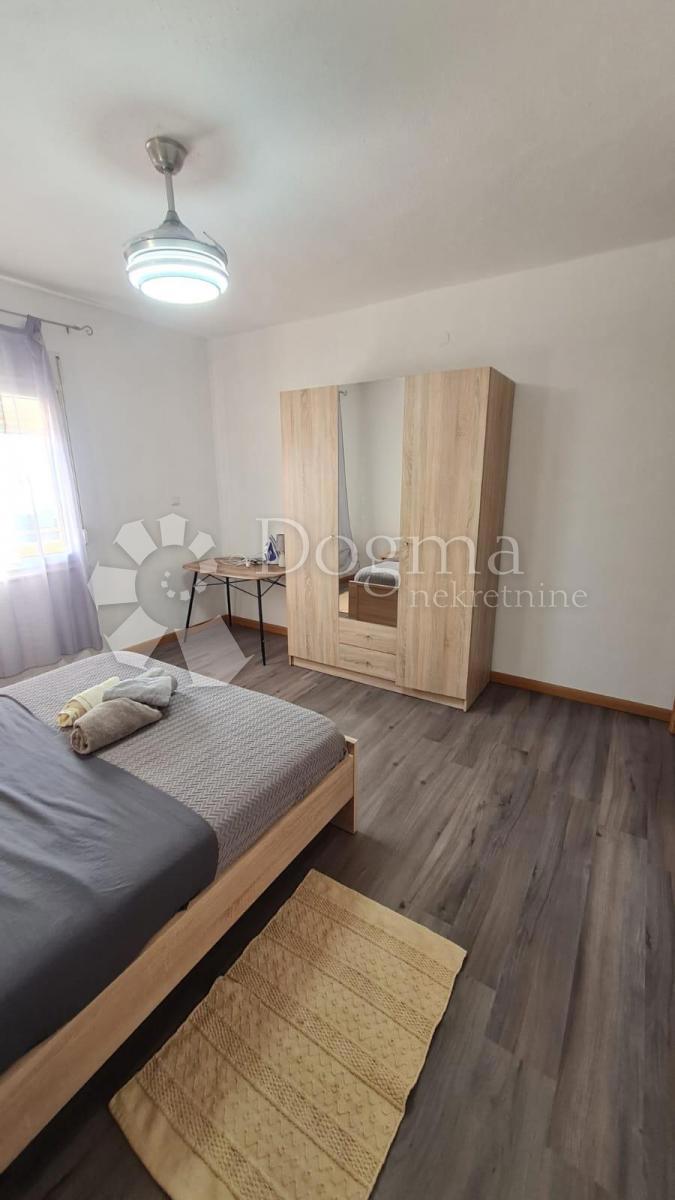 Apartmán K pronájmu - SPLITSKO-DALMATINSKA KAŠTELA