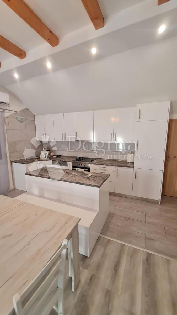 Flat For rent - SPLITSKO-DALMATINSKA KAŠTELA