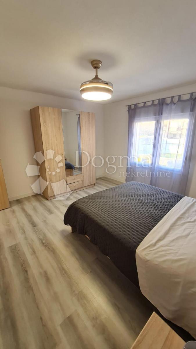 Flat For rent - SPLITSKO-DALMATINSKA KAŠTELA