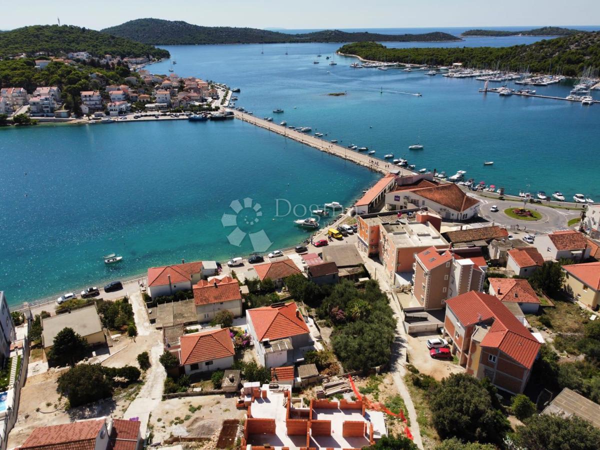Apartma Na predaj - ŠIBENSKO-KNINSKA ROGOZNICA