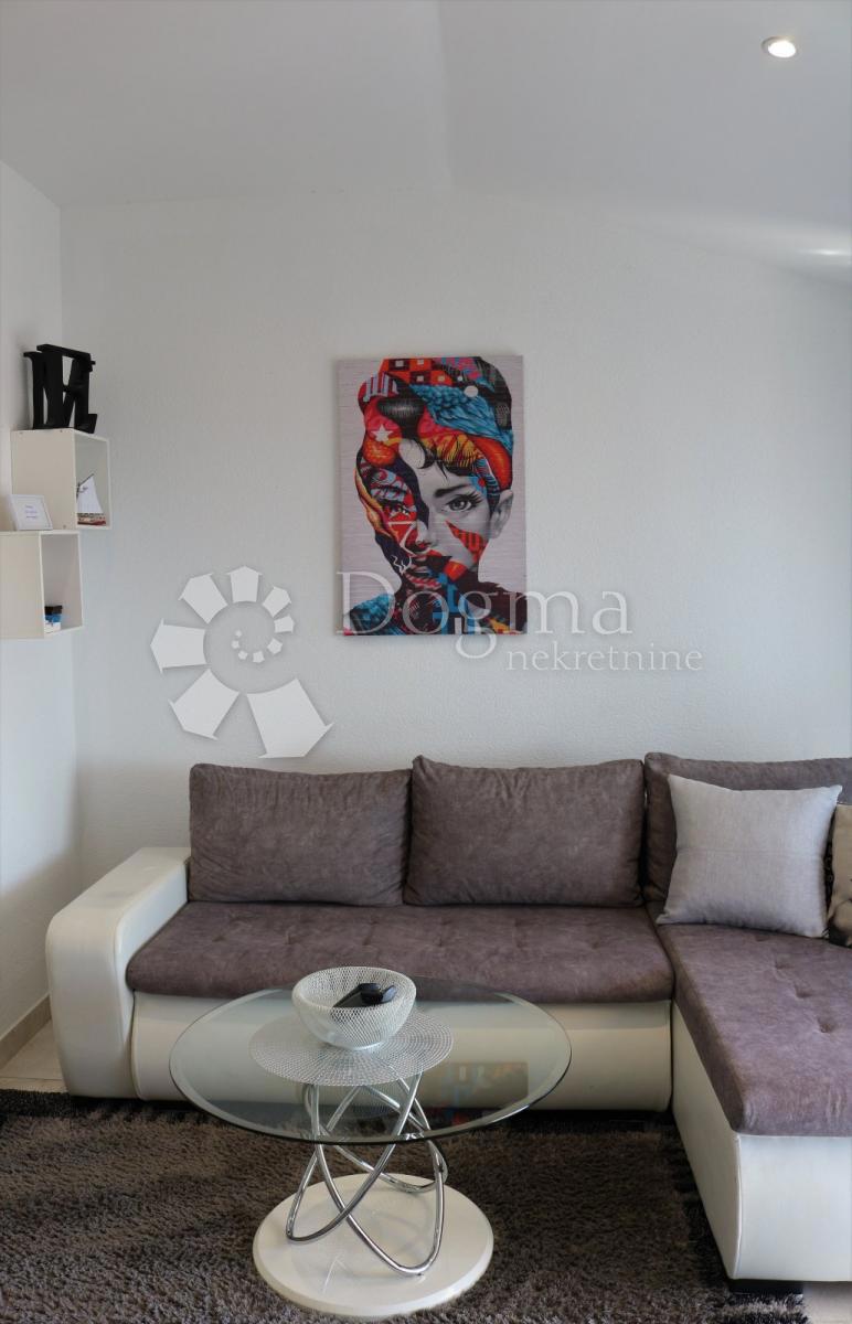 Flat For rent - PRIMORSKO-GORANSKA LOVRAN