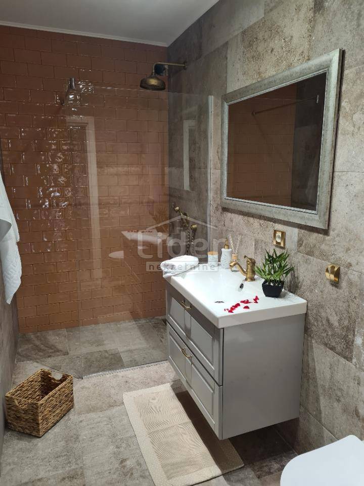 Appartement À louer - PRIMORSKO-GORANSKA OPATIJA