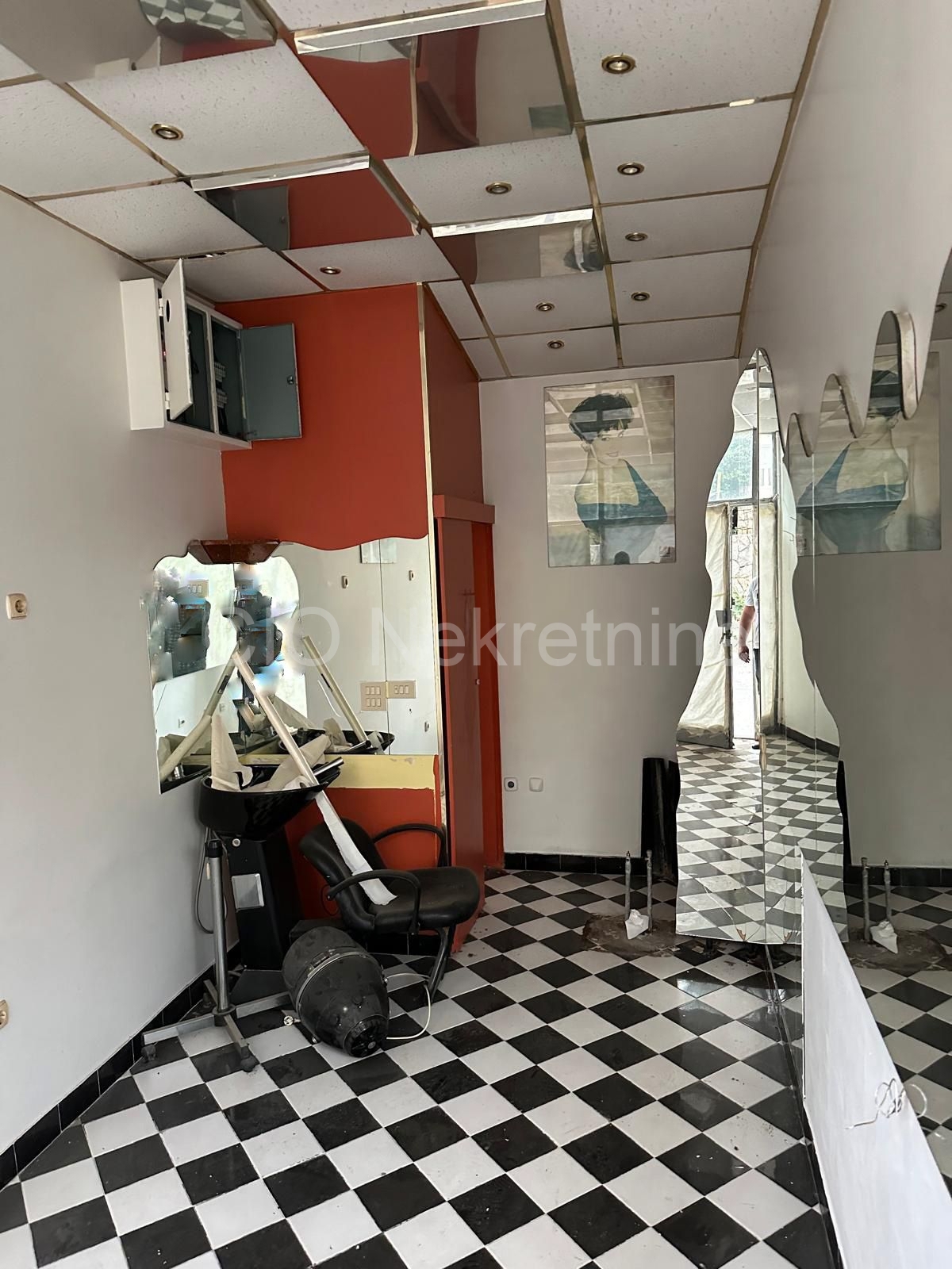 Business premises For sale SMRDEČAC