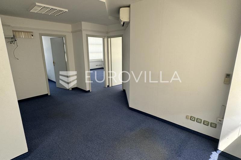 Business premises For rent - SPLITSKO-DALMATINSKA SPLIT