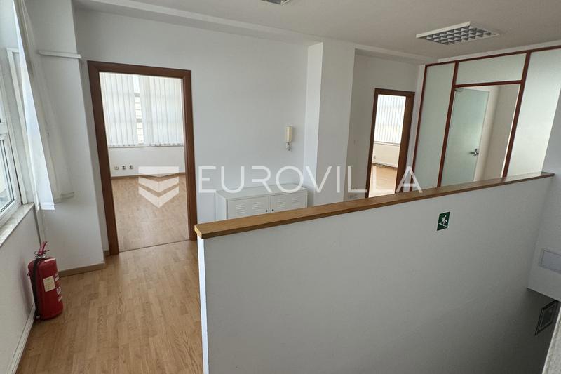 Business premises For rent - SPLITSKO-DALMATINSKA SPLIT