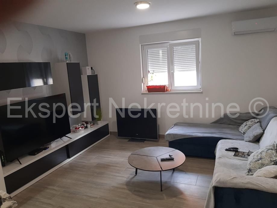 Flat For sale - SPLITSKO-DALMATINSKA PODSTRANA