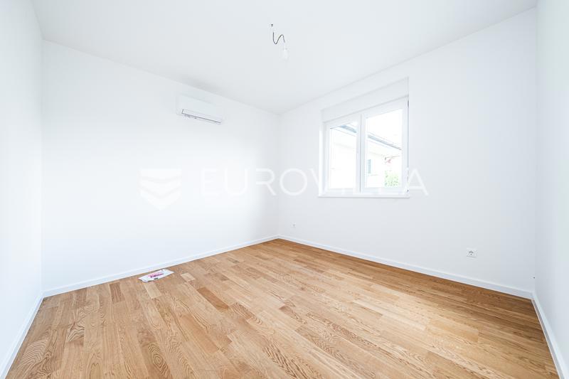 Apartma Na predaj - ZAGREBAČKA SVETA NEDELJA