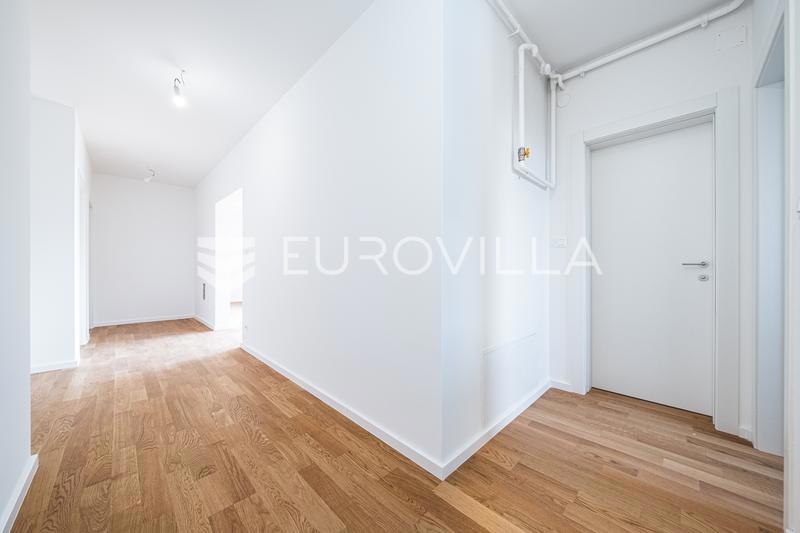 Apartma Na predaj - ZAGREBAČKA SVETA NEDELJA