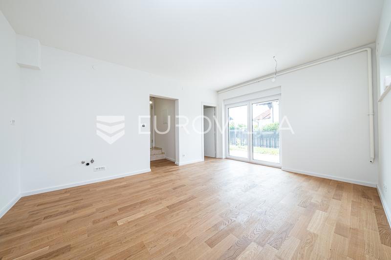 Apartma Na predaj - ZAGREBAČKA SVETA NEDELJA